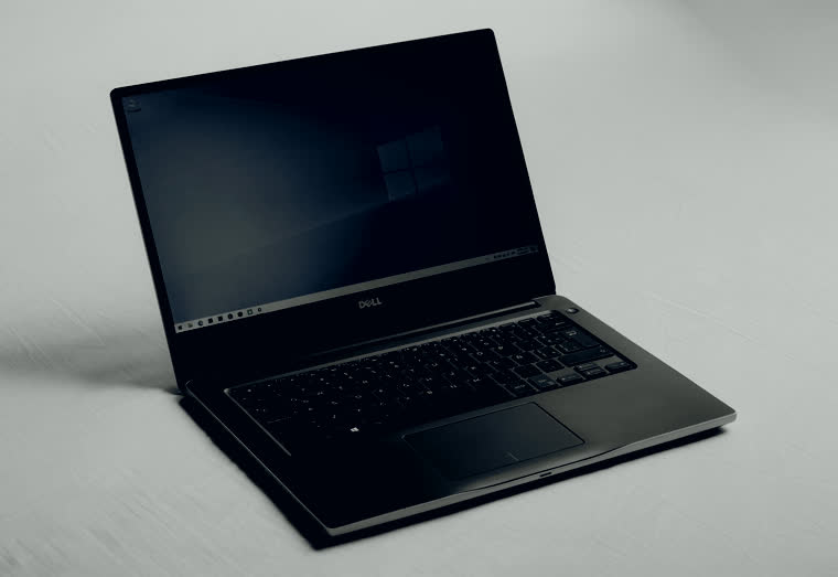 Un portátil con Windows recién instalado